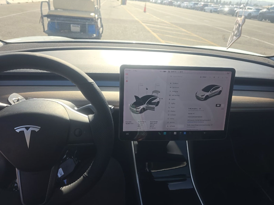 Used 2019 Tesla Model 3 Standard Range Plus RWD image 7