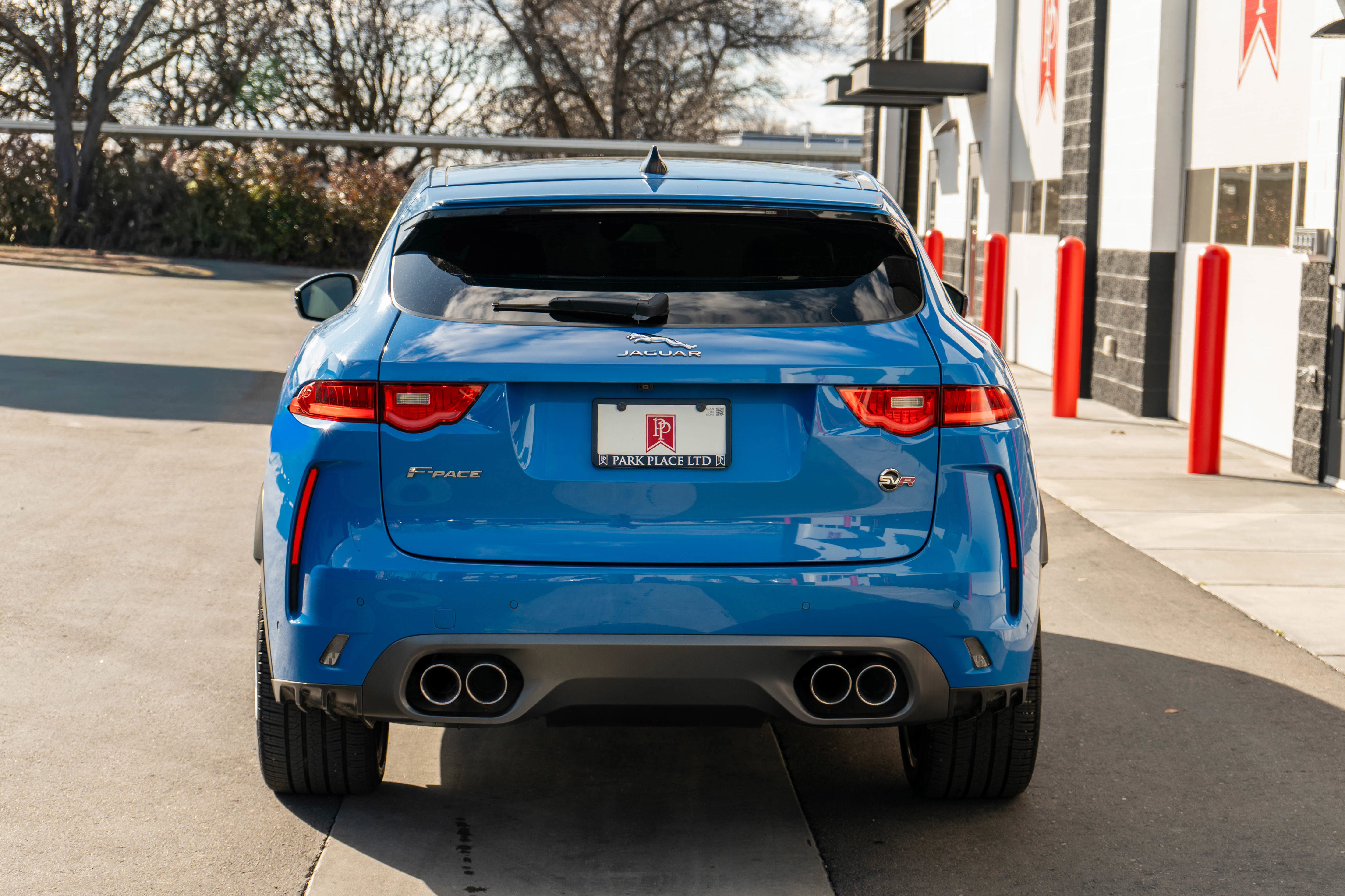 Used 2020 Jaguar F-PACE SVR image 35