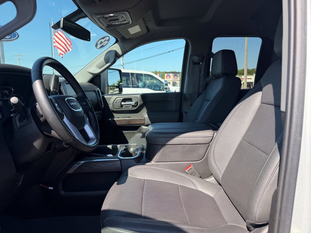 Used 2023 GMC Sierra 2500 SLT w/ SLT Preferred Package AWD/4WD image 17