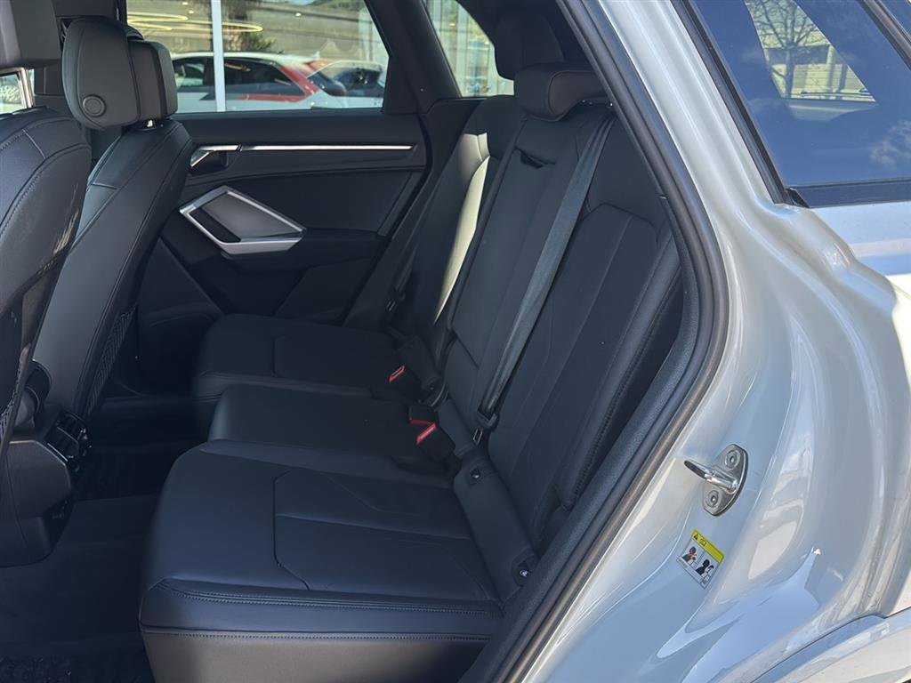 Used 2025 Audi Q3 2.0T Premium w/ Convenience Plus Package image 14