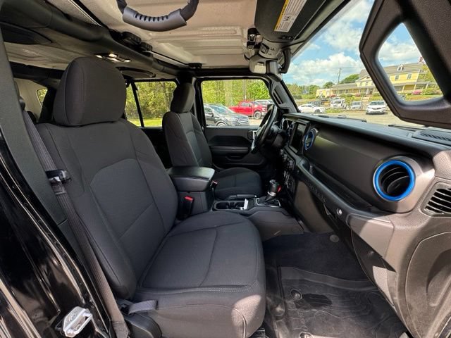 Used 2023 Jeep Wrangler Unlimited w/ Cold Weather Group AWD/4WD image 6