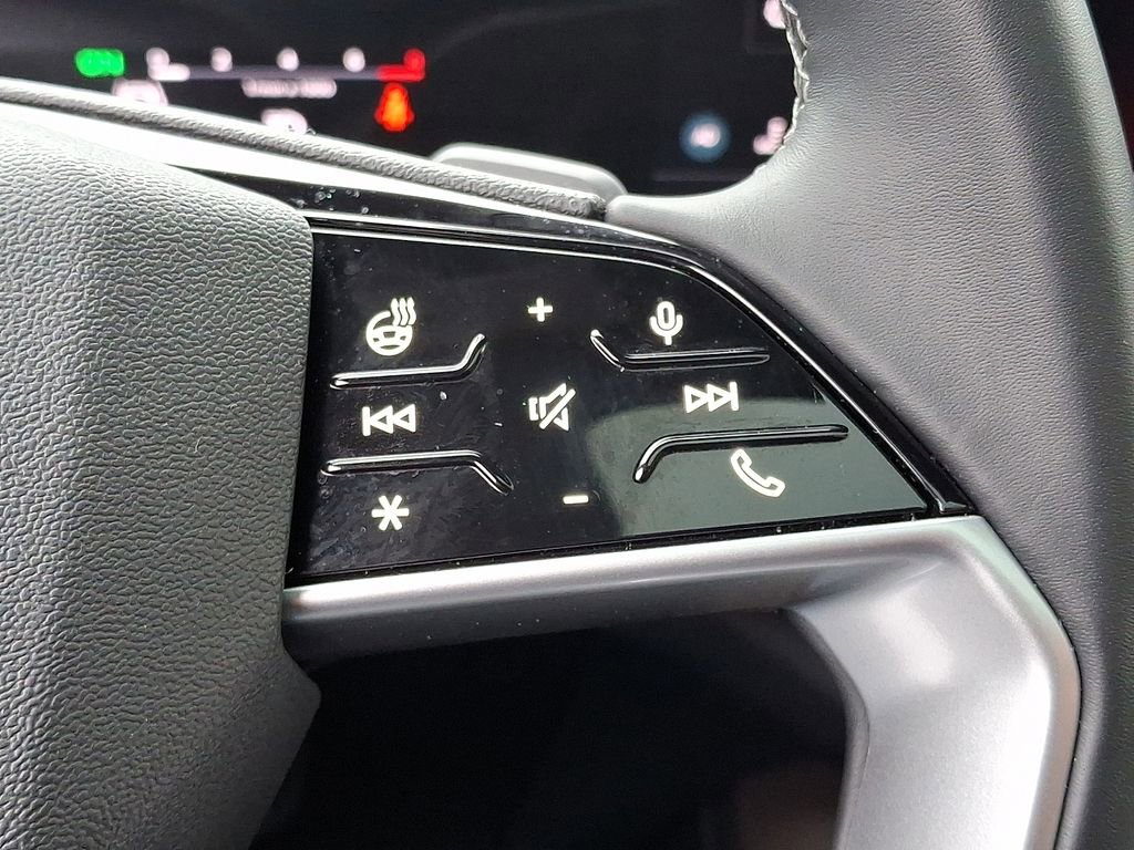 Used 2025 Audi Q5 Premium w/ Convenience Package image 23