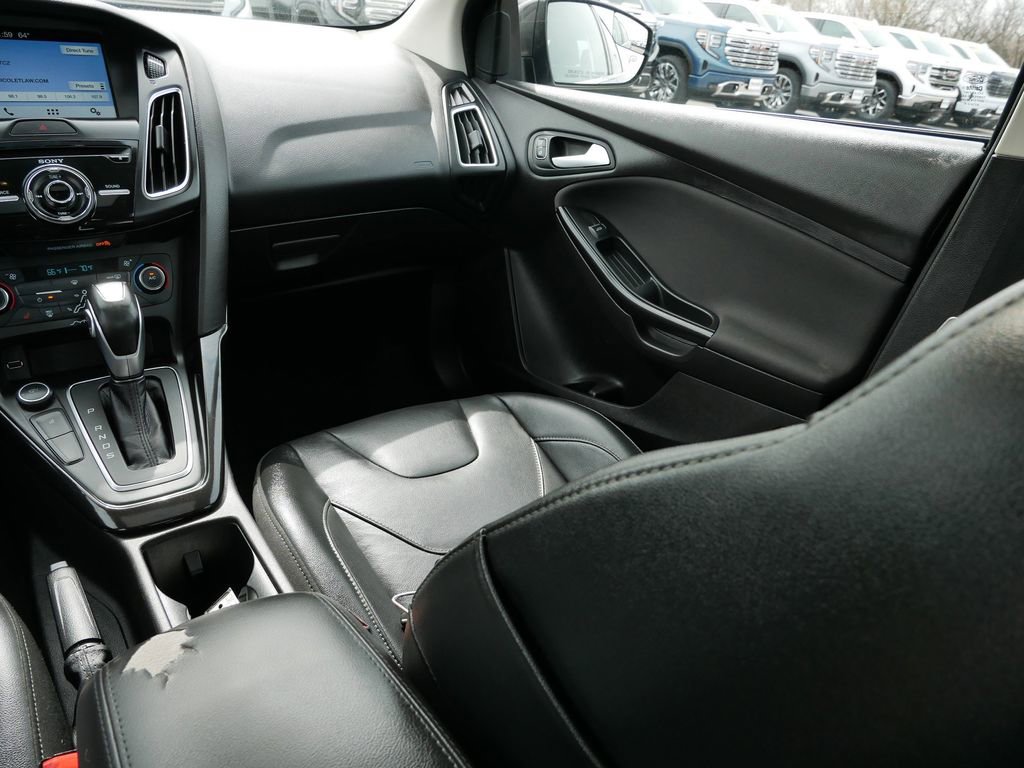 Used 2017 Ford Focus Titanium image 15