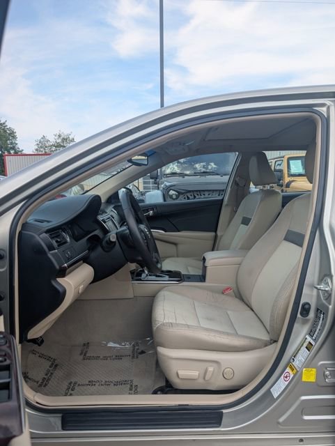 Used 2013 Toyota Camry XLE image 7