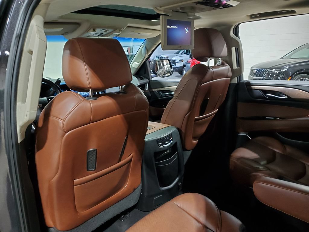 Used 2017 Cadillac Escalade ESV Premium Luxury RWD image 29