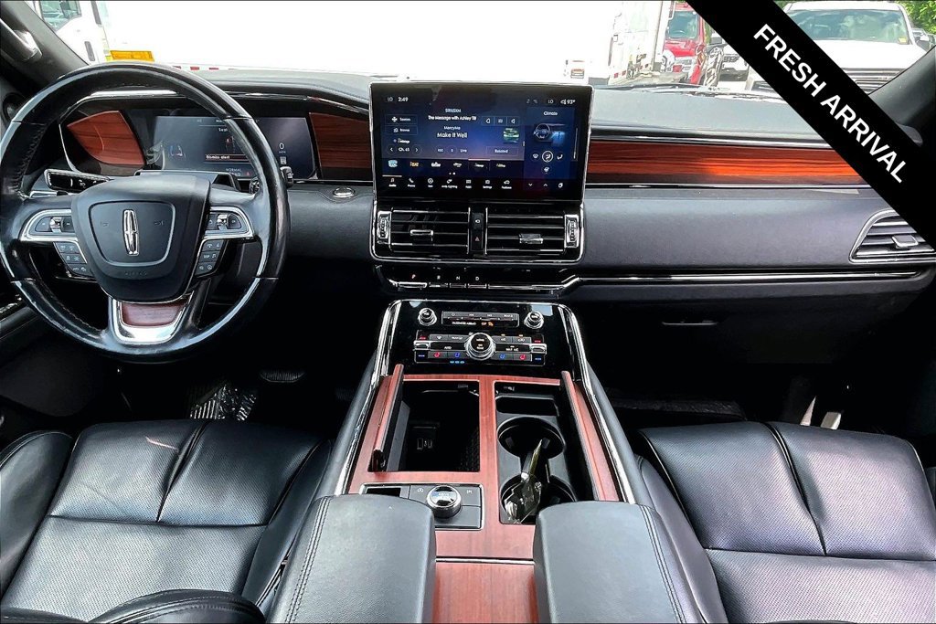 Used 2024 Lincoln Navigator L 4WD image 5