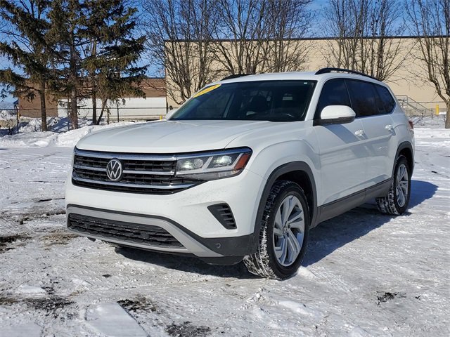 Used 2021 Volkswagen Atlas SE image 2