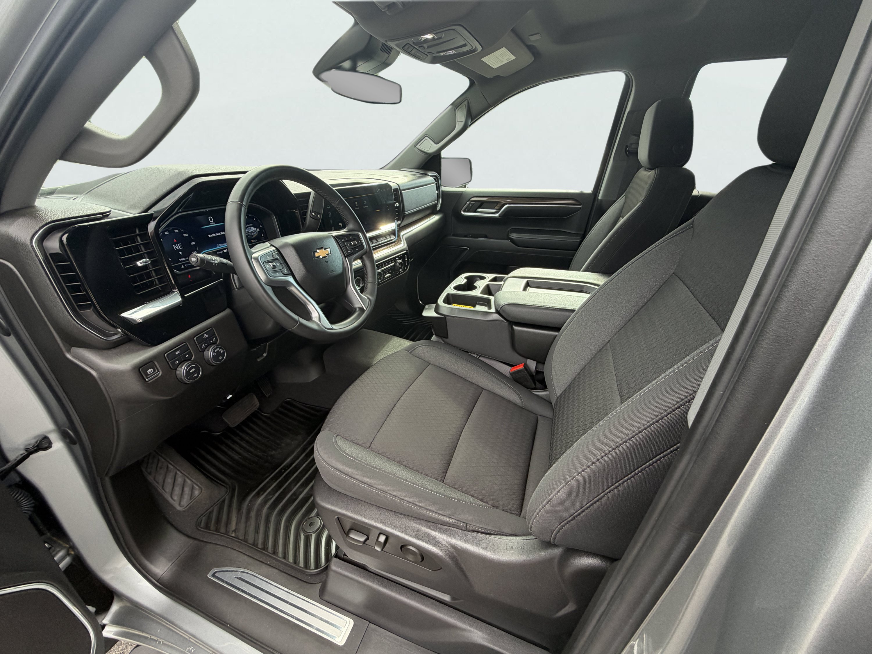 Used 2023 Chevrolet Silverado 1500 LT AWD/4WD image 18