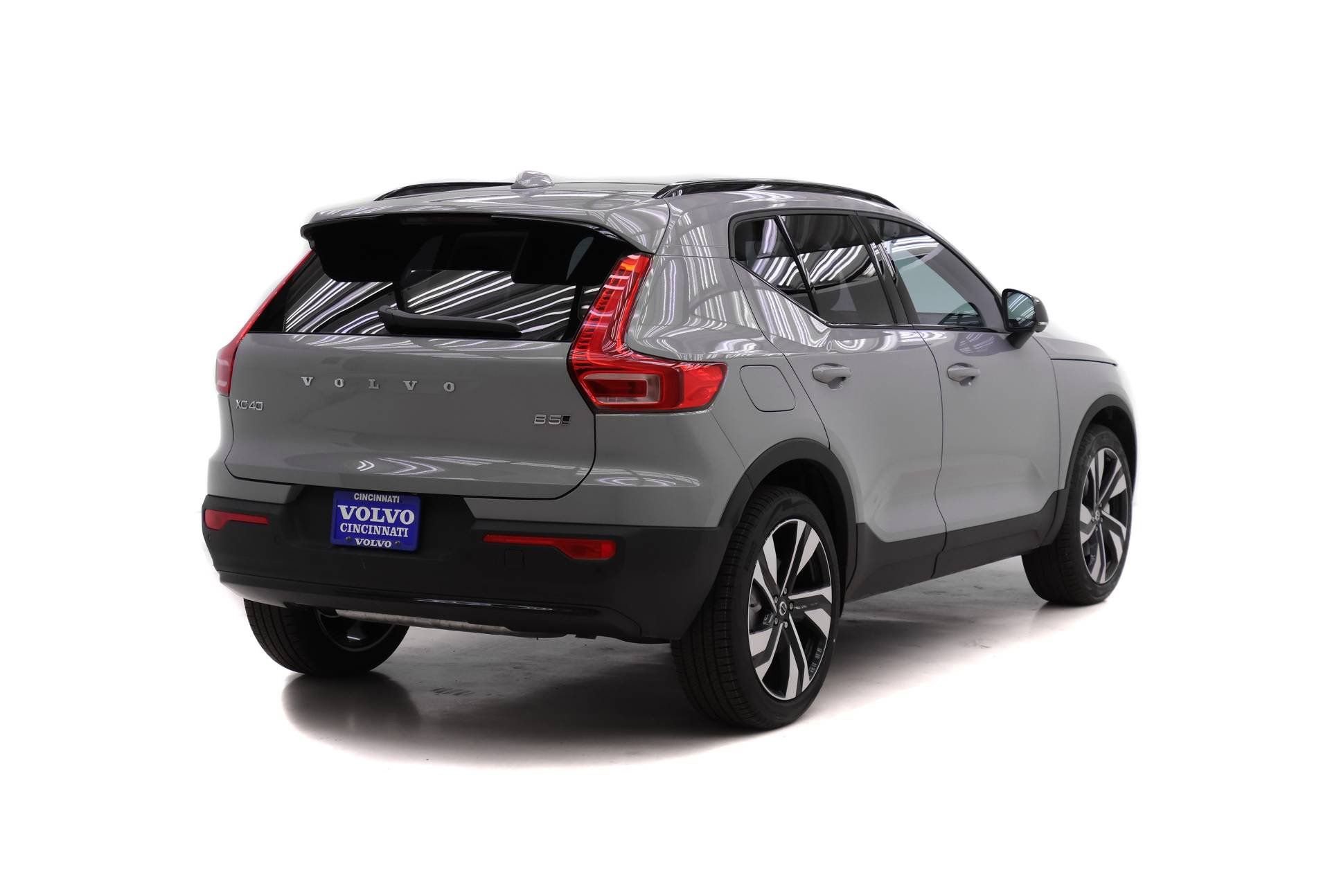 New 2026 Volvo XC40 B5 Plus w/ Protection Package Premier AWD/4WD image 5