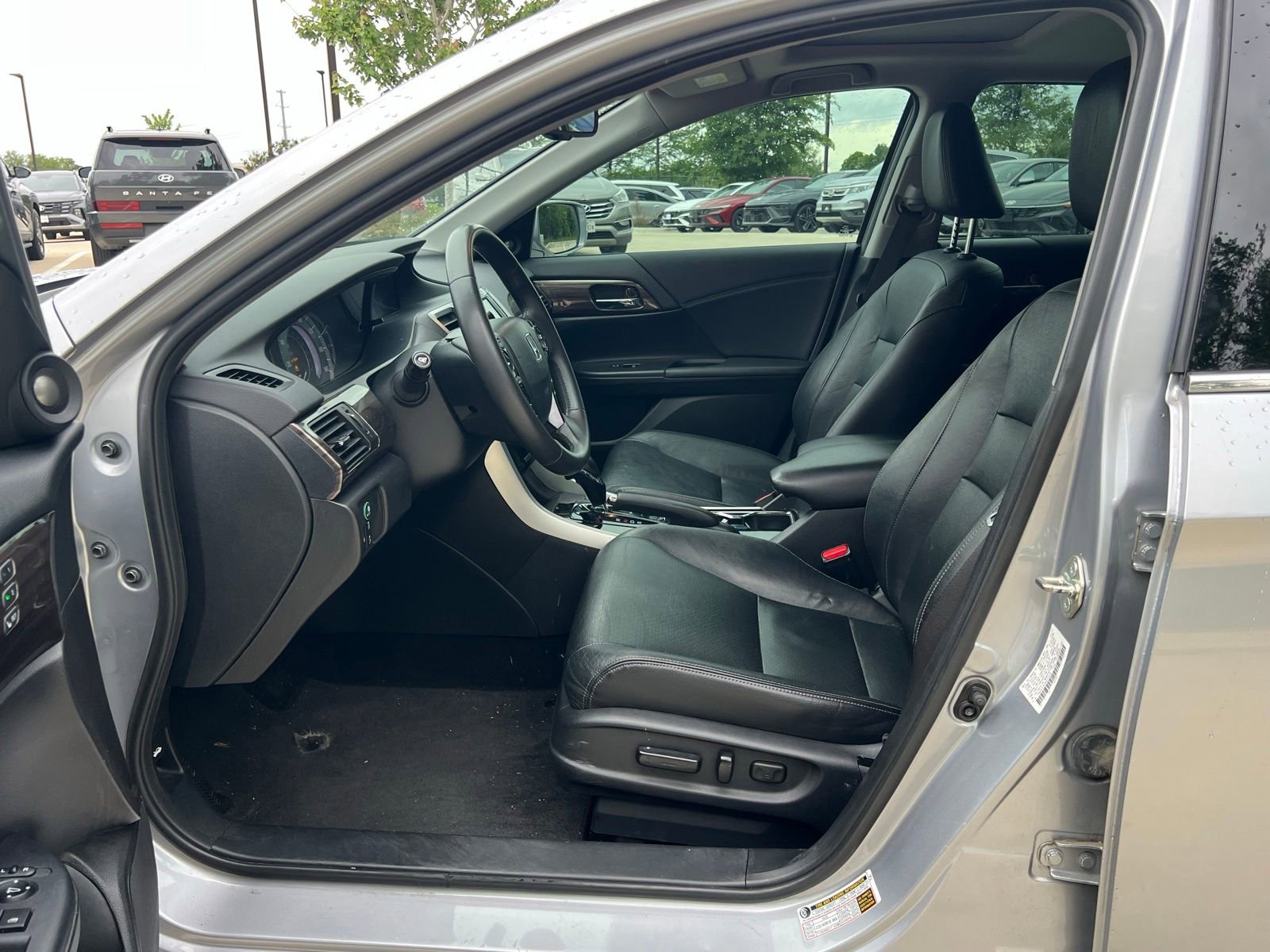 Used 2017 Honda Accord Touring image 23