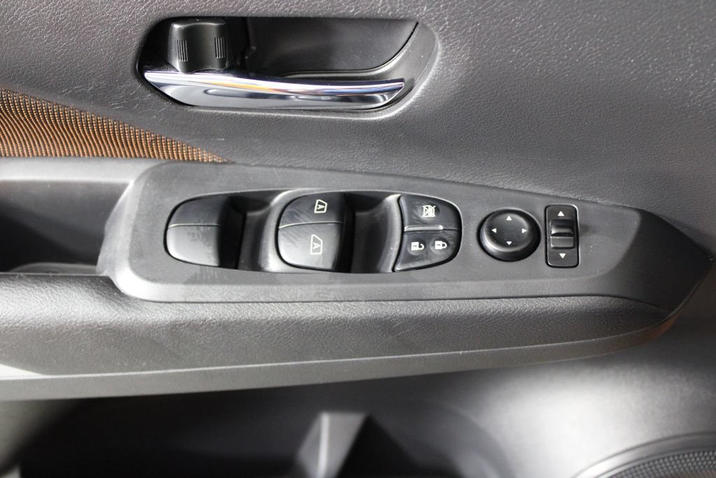 Certified 2022 Nissan Kicks SR FWD image 22
