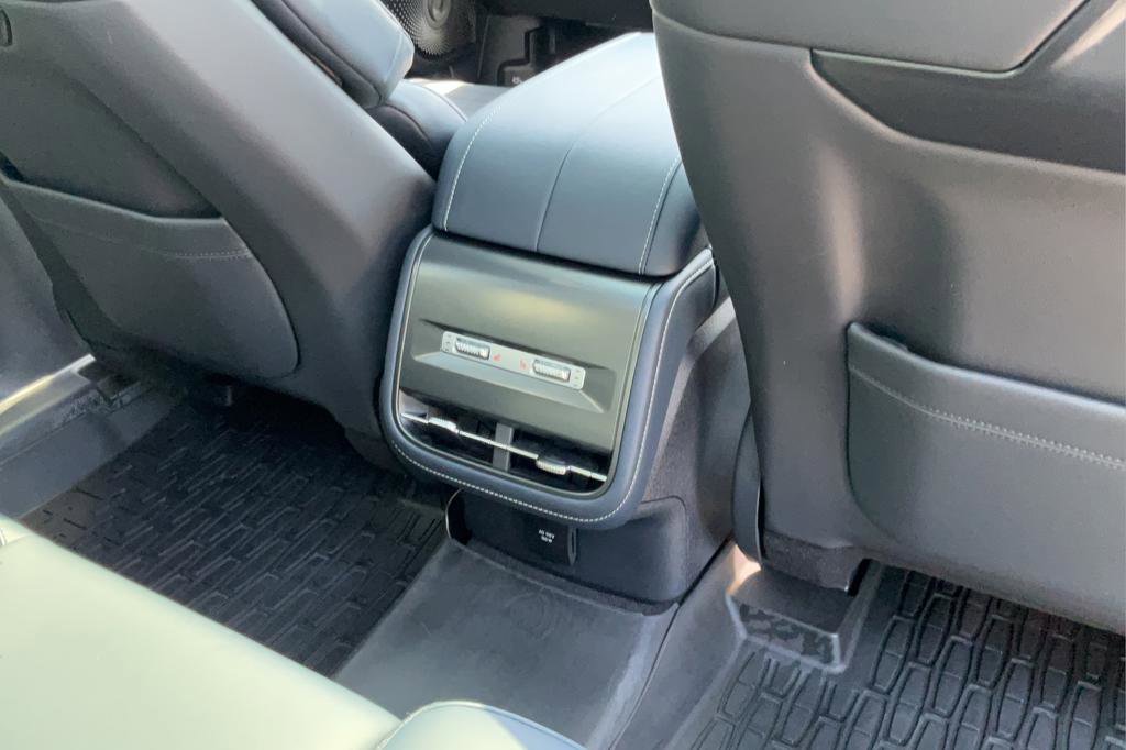 Used 2025 Lincoln Nautilus Reserve AWD/4WD image 22