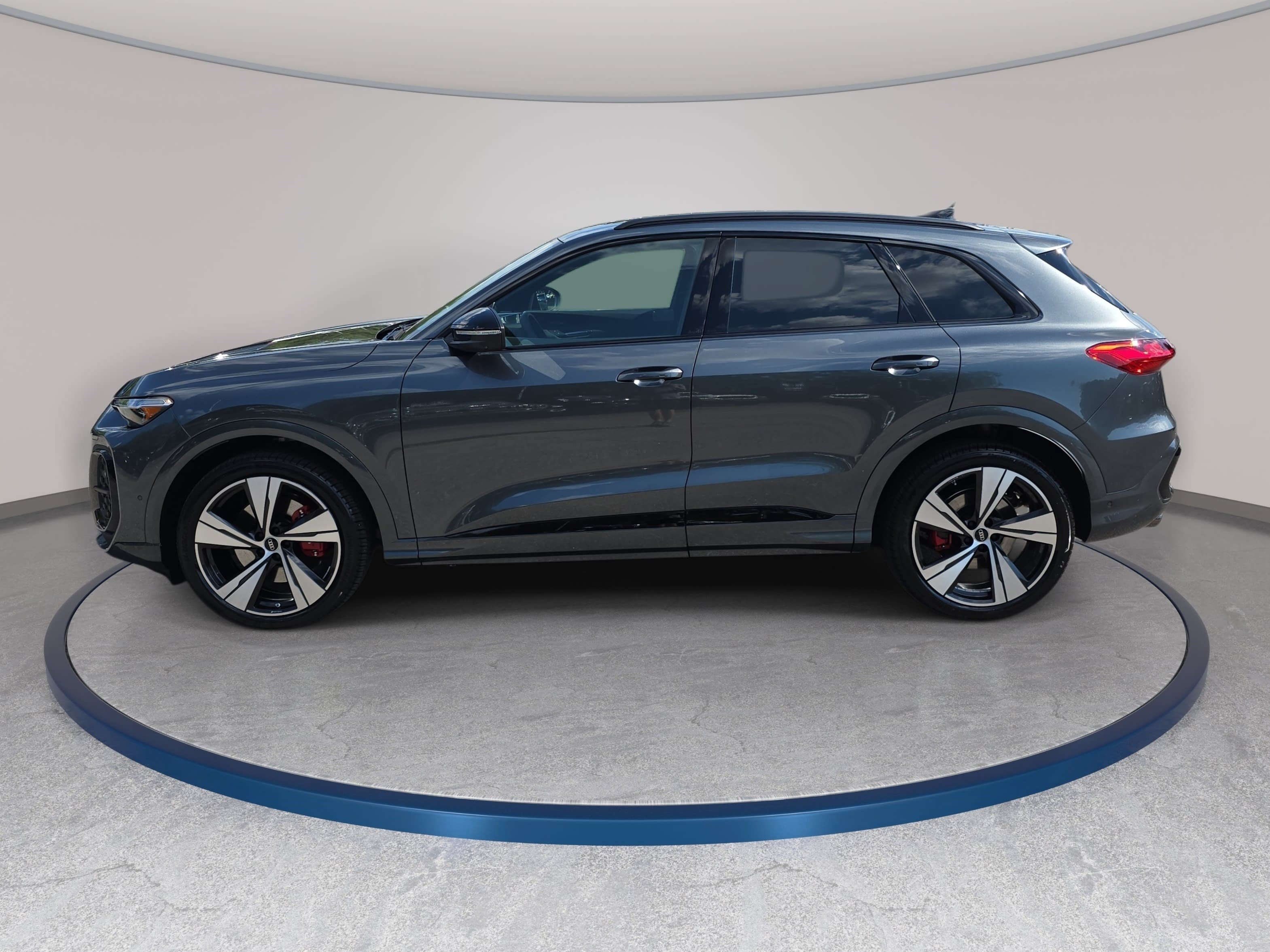 New 2026 Audi SQ5 Prestige AWD/4WD image 8