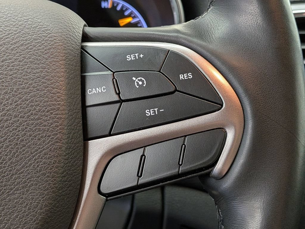 Used 2022 Jeep Grand Cherokee Laredo X AWD/4WD image 12