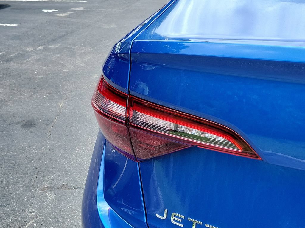 Used 2023 Volkswagen Jetta Sport FWD image 31