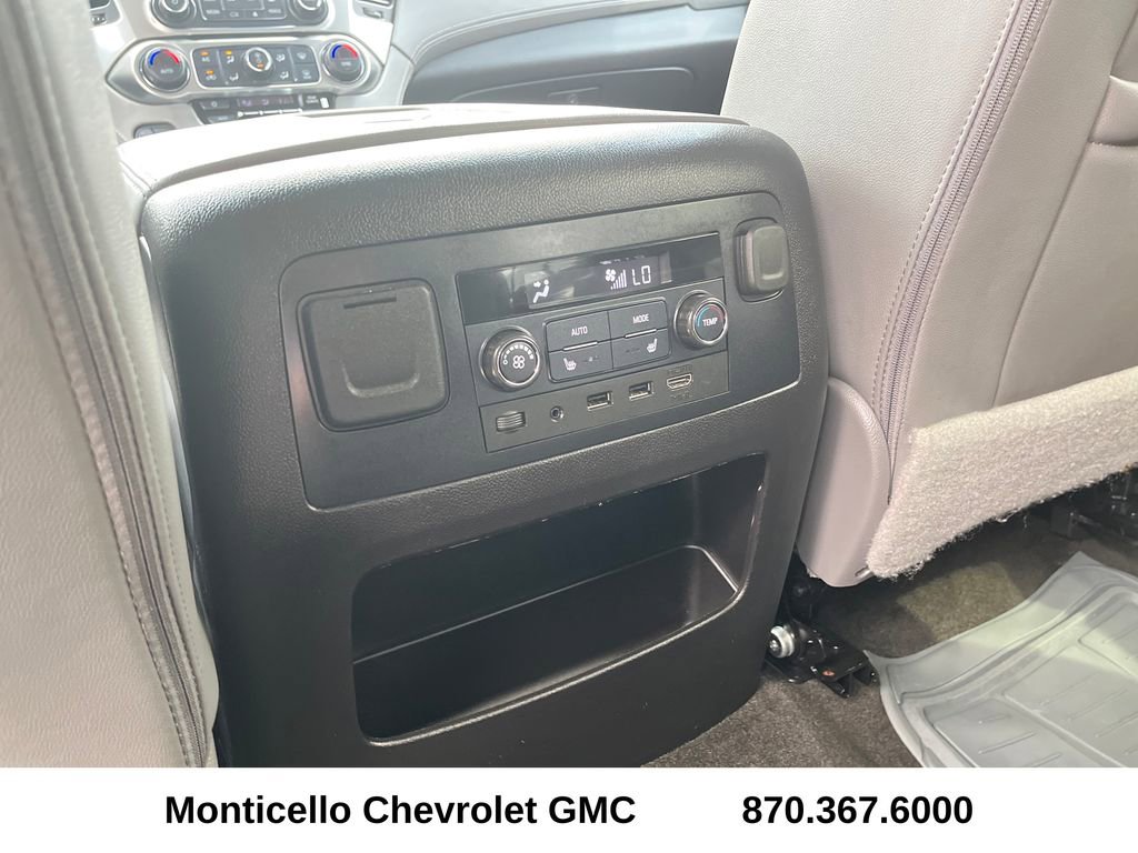 Used 2018 Chevrolet Suburban LT w/ LT Signature Package image 28