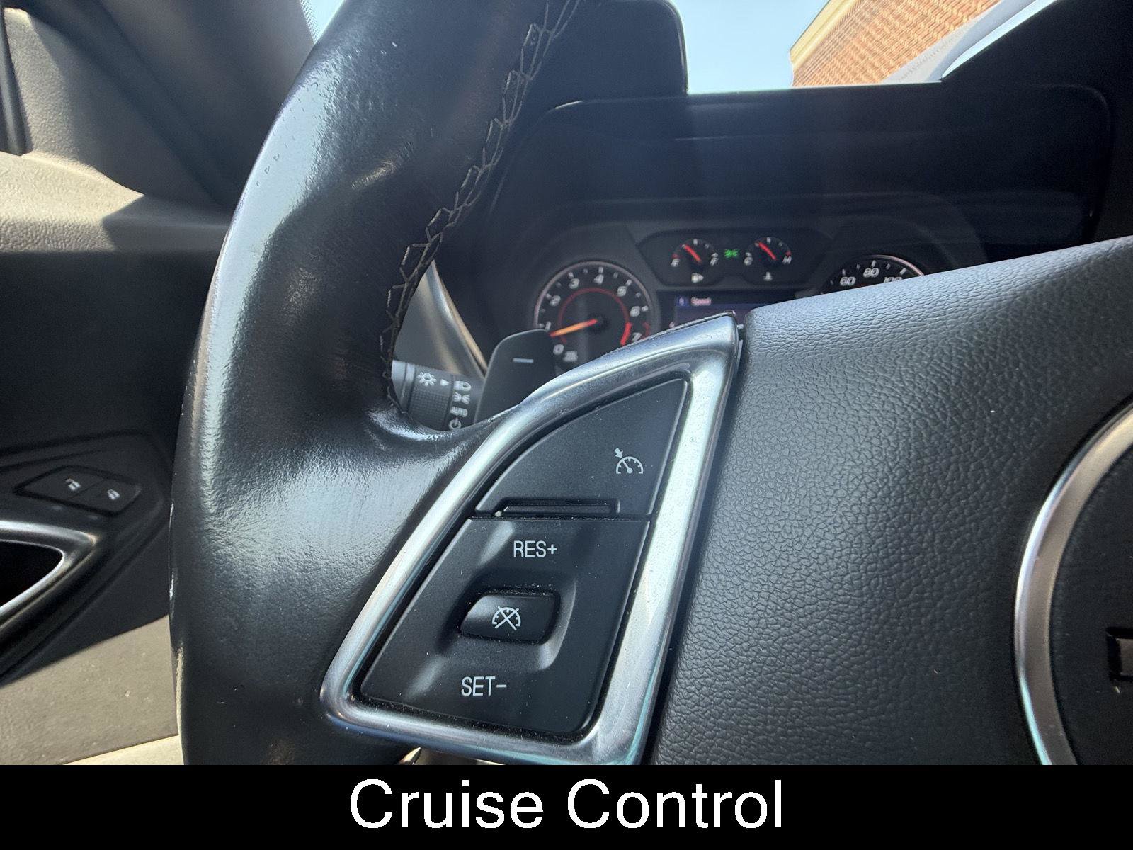 Used 2023 Chevrolet Camaro LT RWD image 10