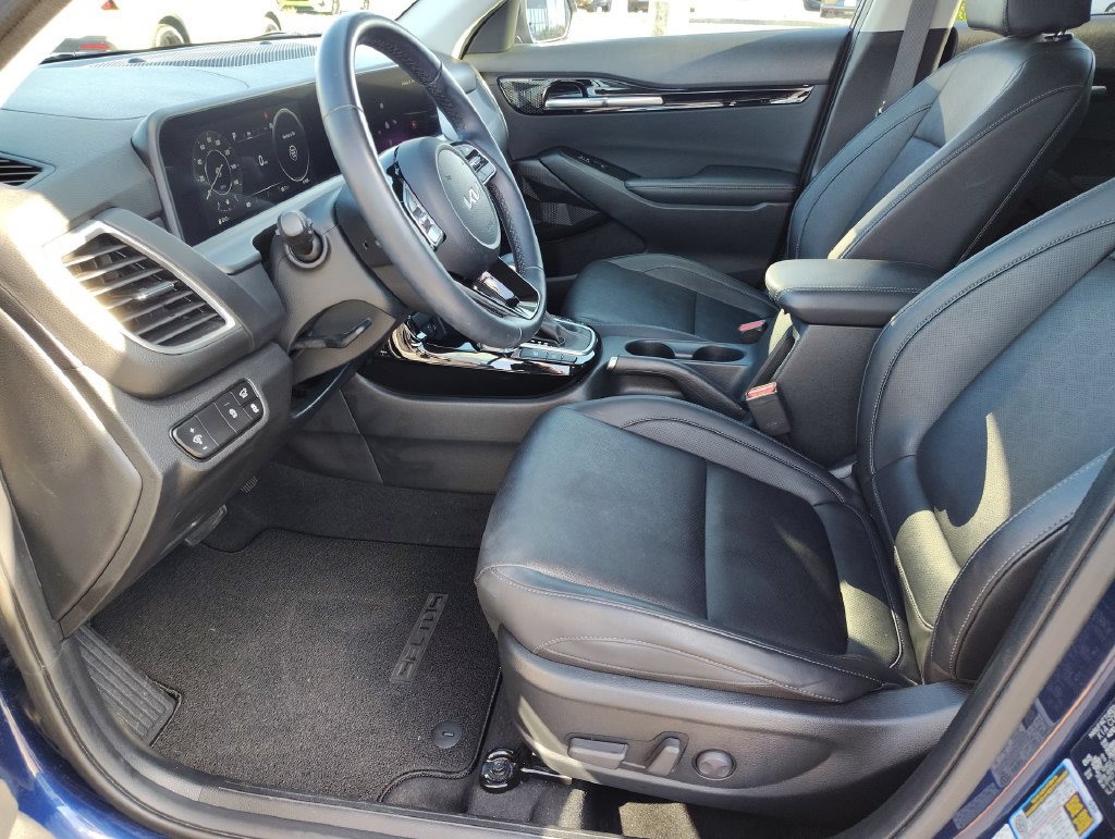 Certified 2025 Kia Seltos EX AWD/4WD image 9