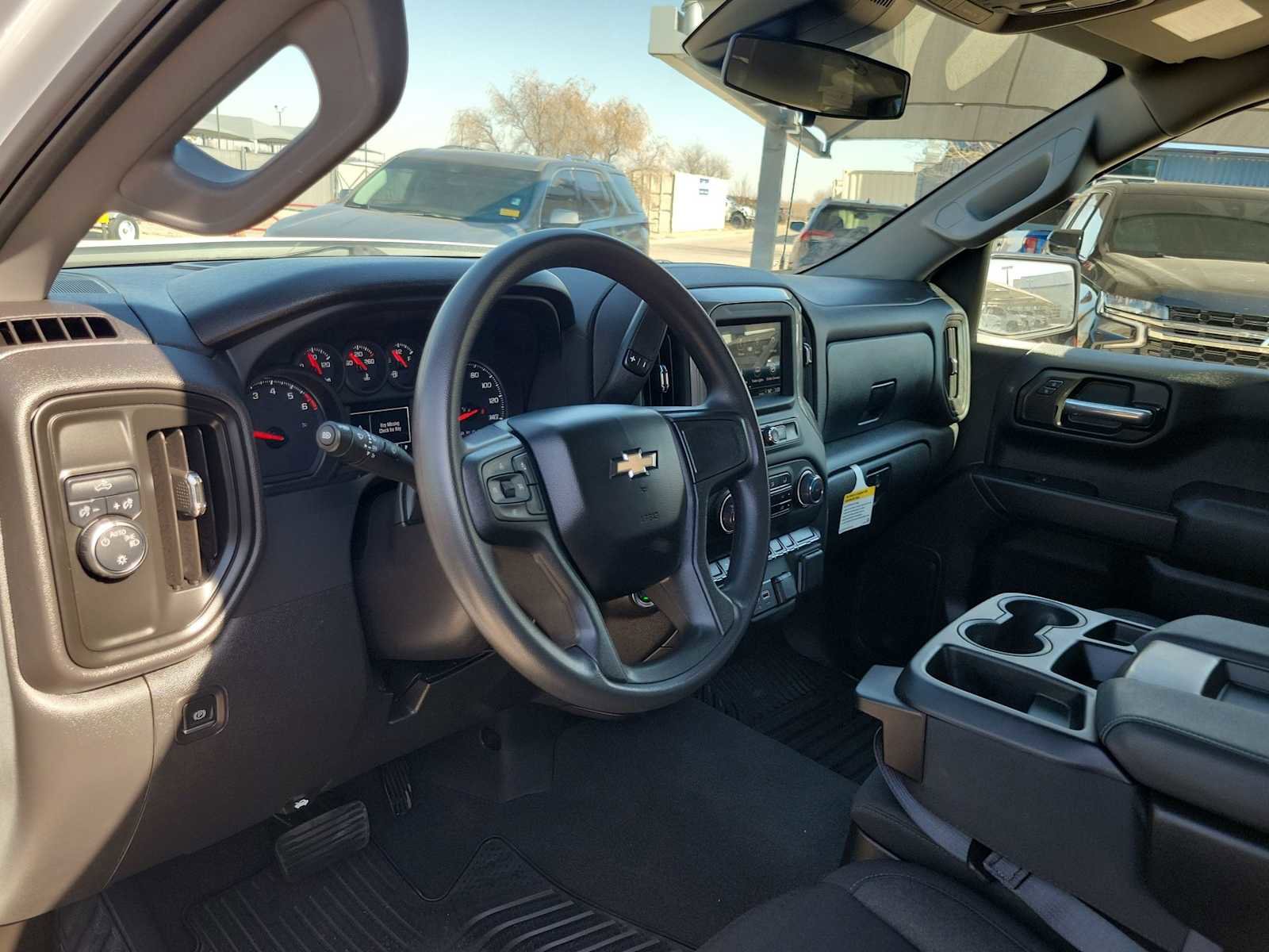 Used 2024 Chevrolet Silverado 1500 Custom image 2