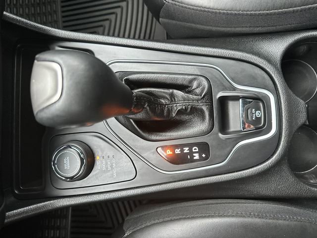 Used 2019 Jeep Cherokee High Altitude image 18