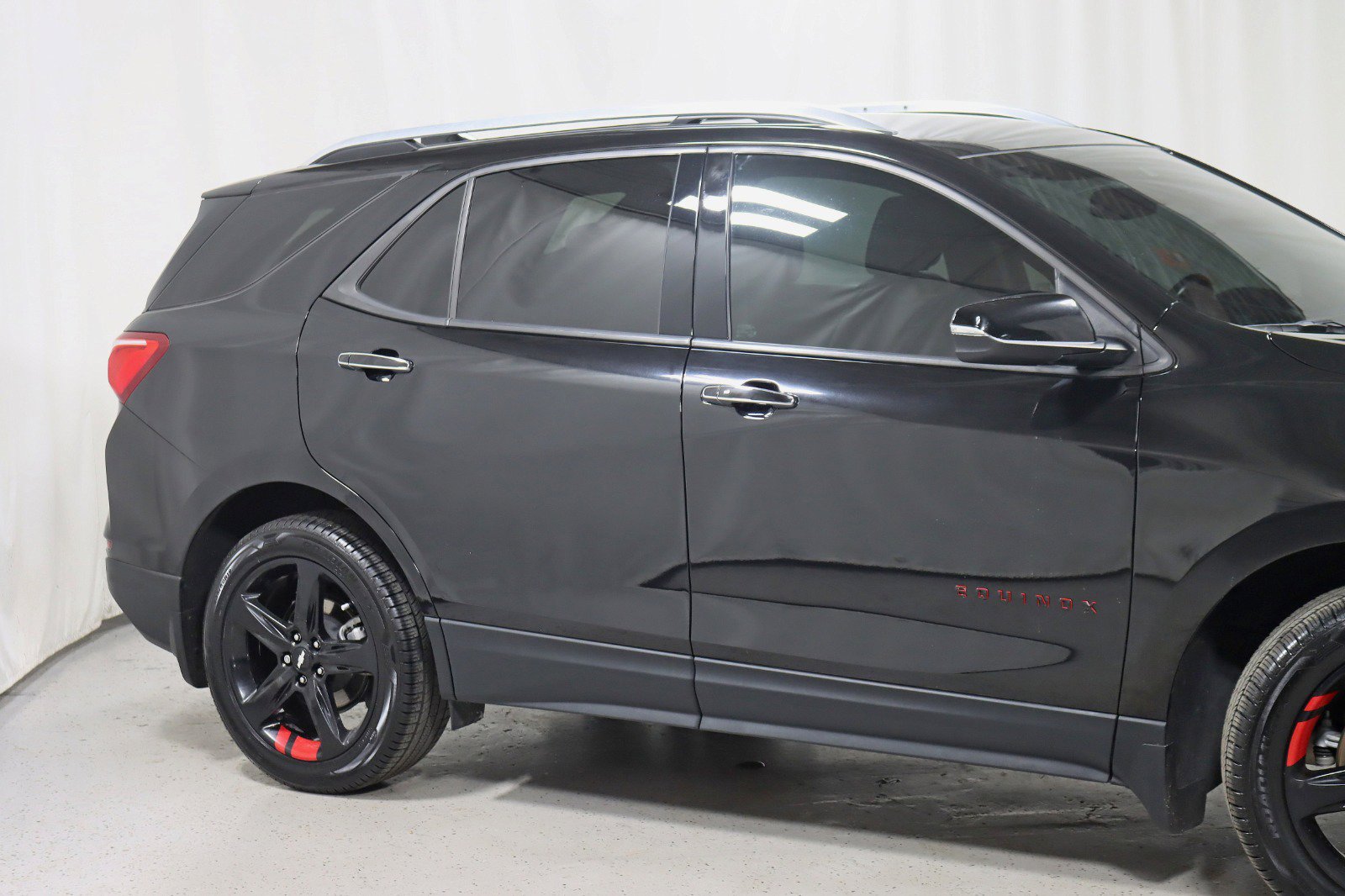 Used 2021 Chevrolet Equinox Premier w/ Redline Edition image 3
