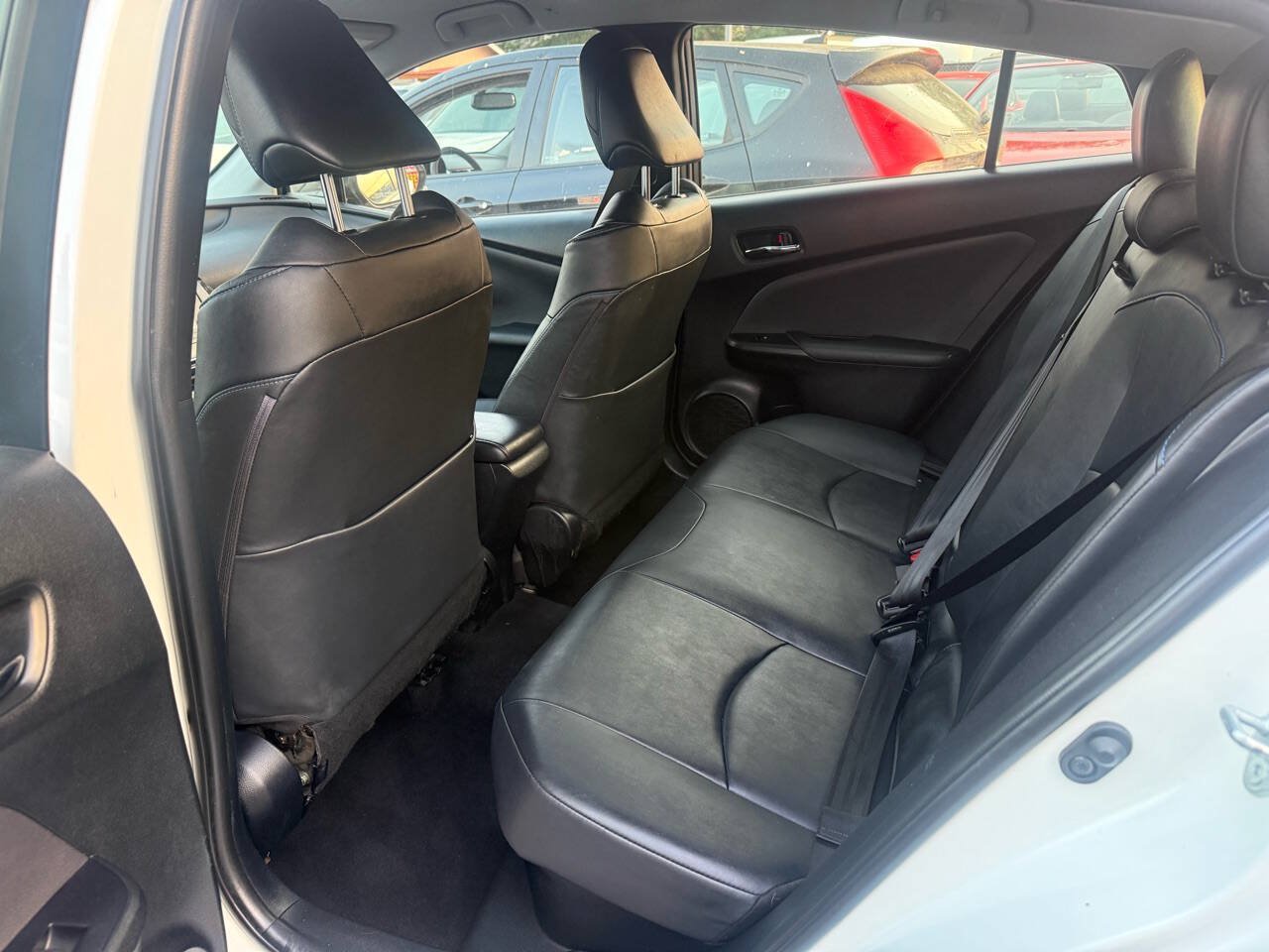 Used 2017 Toyota Prius Four Touring w/ Carpet Mat Package FWD image 8