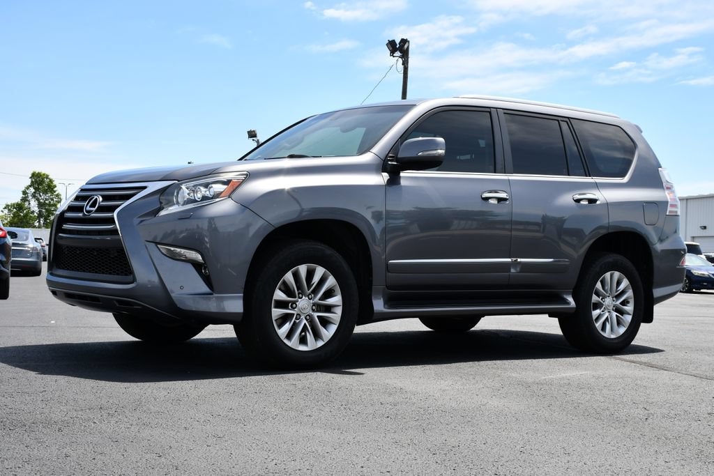 Used 2016 Lexus GX 460 w/ Premium Package AWD/4WD image 3