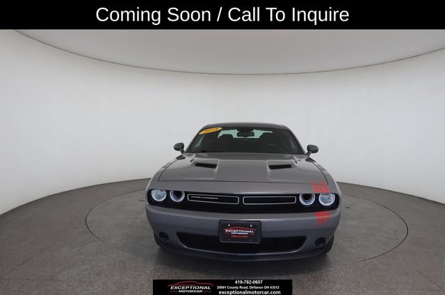 Used 2018 Dodge Challenger SXT RWD image 31