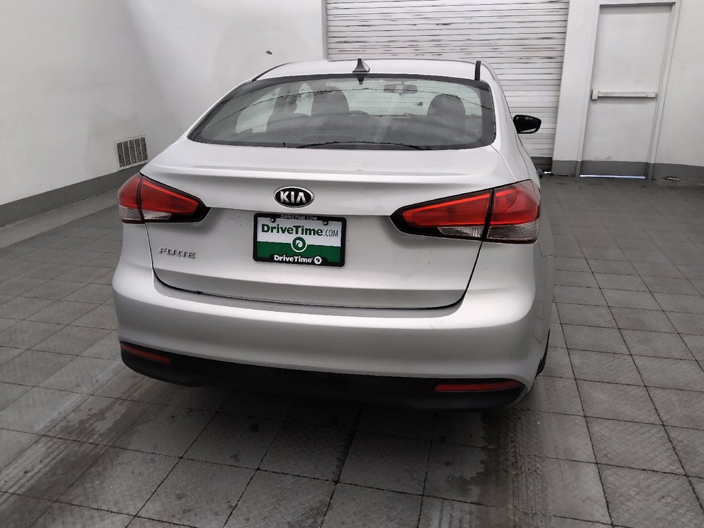 Used 2017 Kia Forte LX FWD image 7
