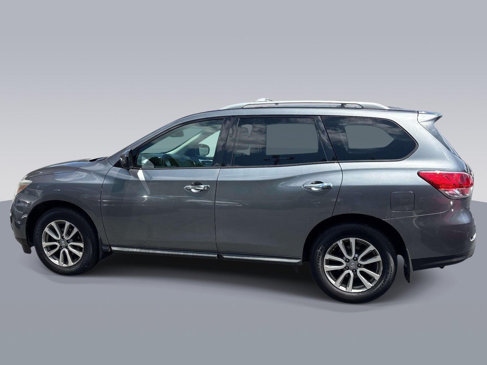 Used 2015 Nissan Pathfinder SV FWD image 3