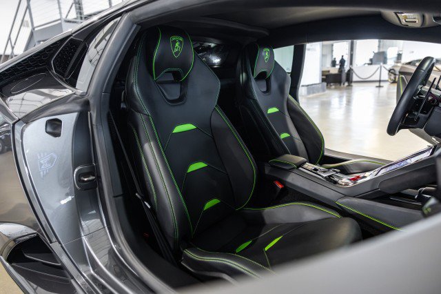 Used 2021 Lamborghini Huracan EVO RWD image 48