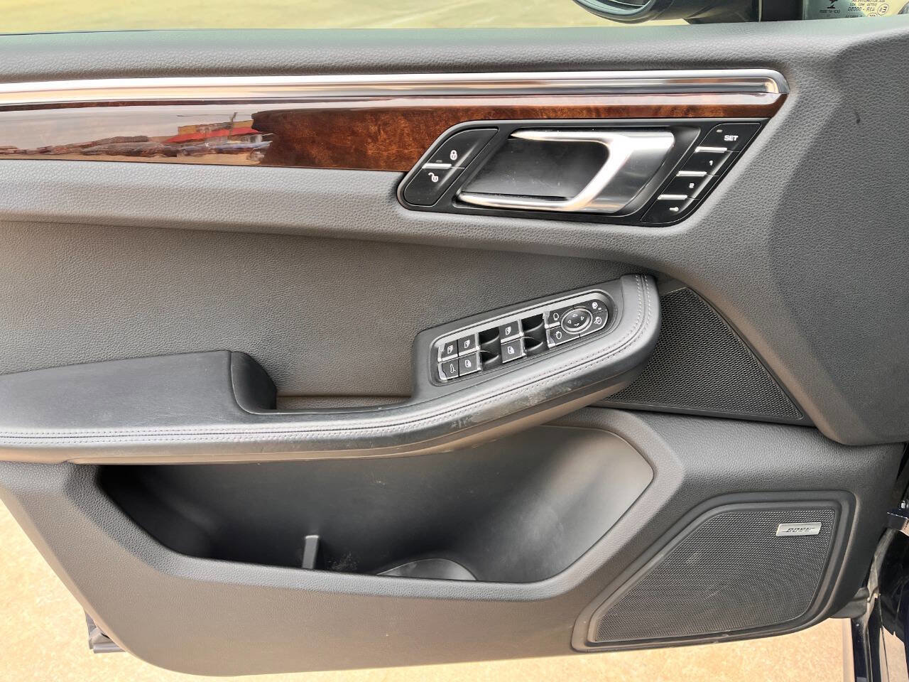 Used 2015 Porsche Macan Turbo image 8