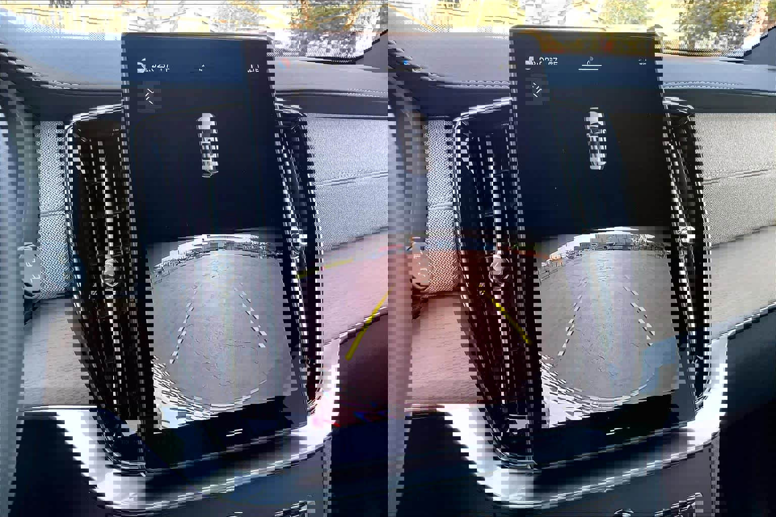 Used 2025 Volvo XC90 B5 Core w/ Protection Package Premier image 24