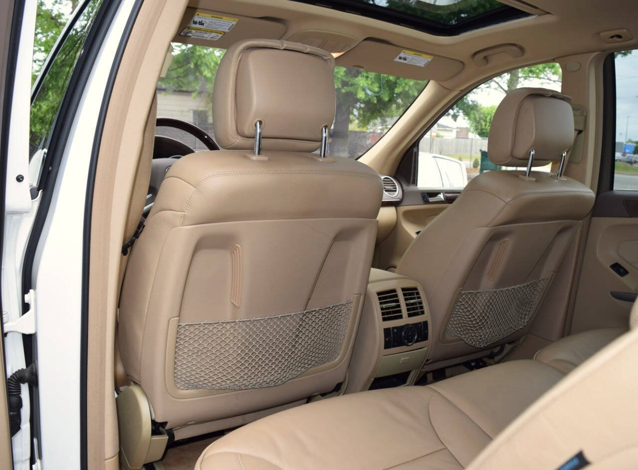 Used 2011 Mercedes-Benz GL 550 4MATIC image 45