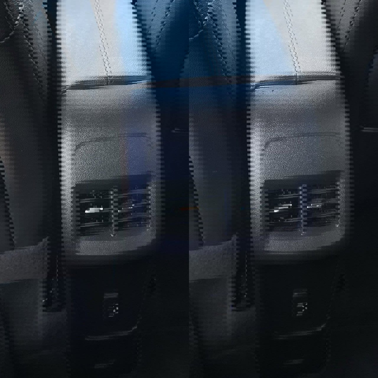 Used 2024 GMC Terrain SLT image 26