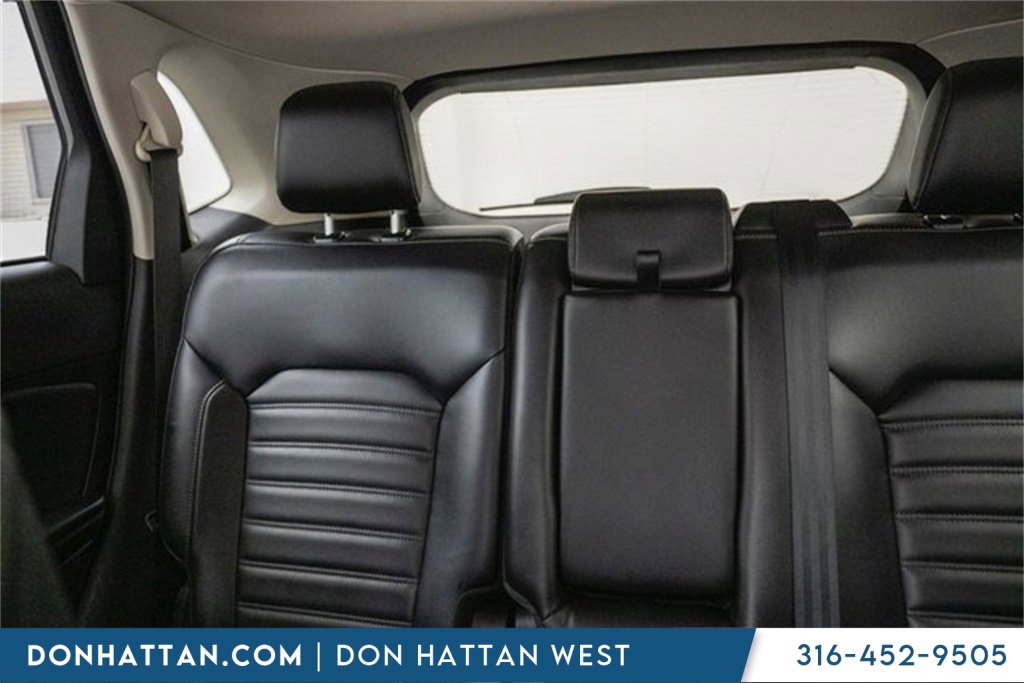 Used 2023 Ford Edge SEL image 18