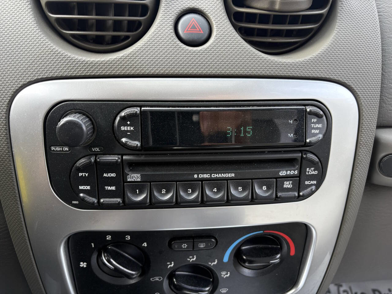 Used 2005 Jeep Liberty Limited image 33