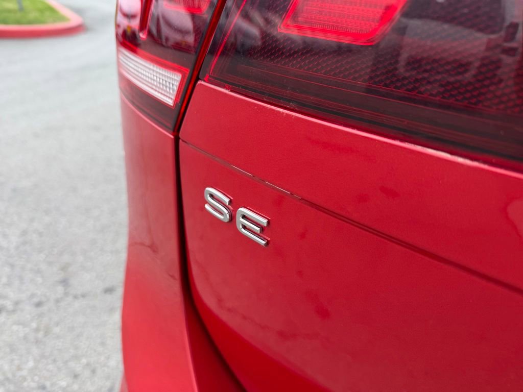 Used 2024 Volkswagen Tiguan SE R-Line image 12