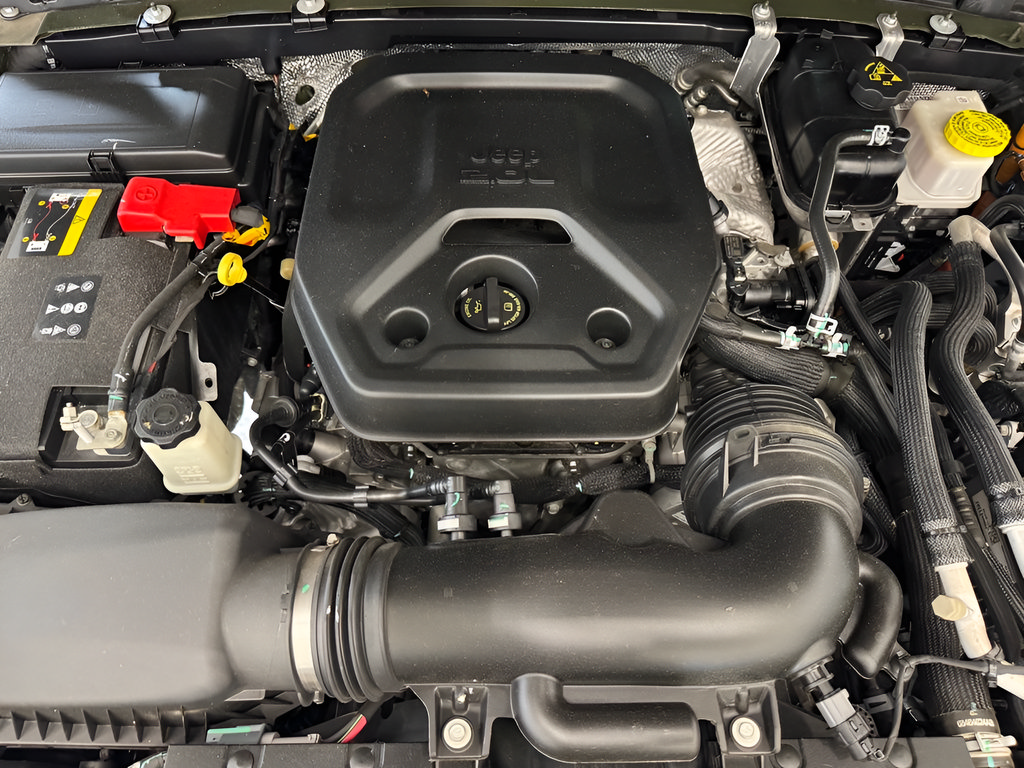 Used 2024 Jeep Wrangler Unlimited AWD/4WD image 8