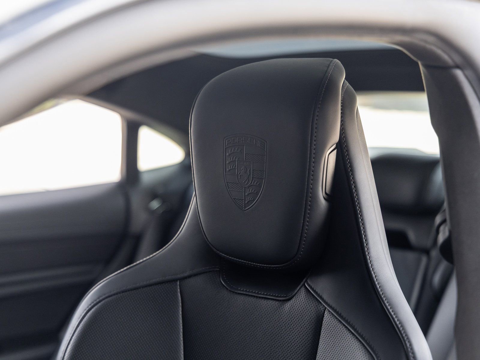 Used 2025 Porsche Taycan GTS image 30