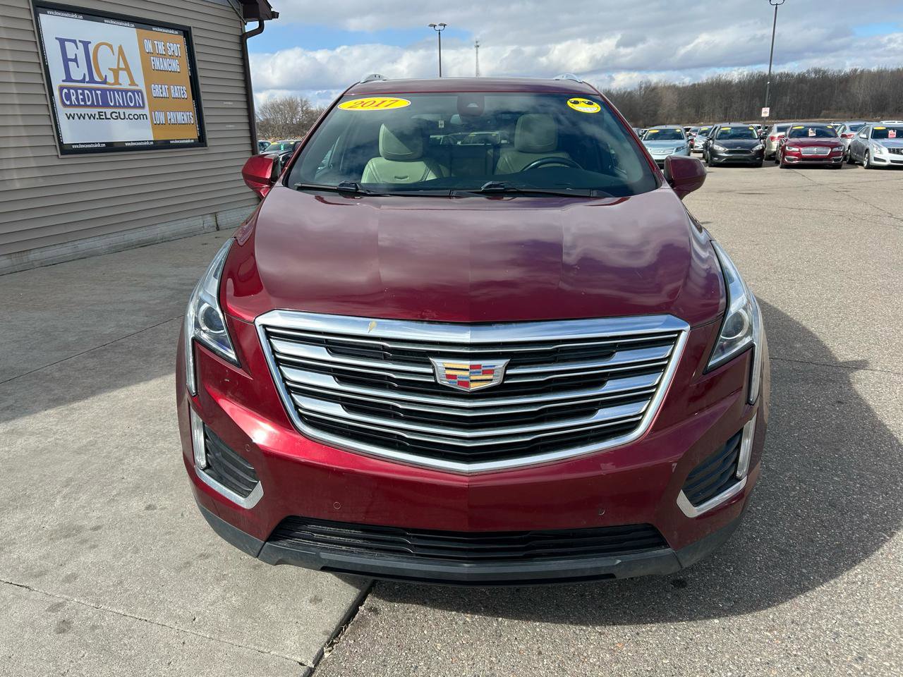 Used 2017 Cadillac XT5 Luxury w/ Driver Awareness Package FWD image 2