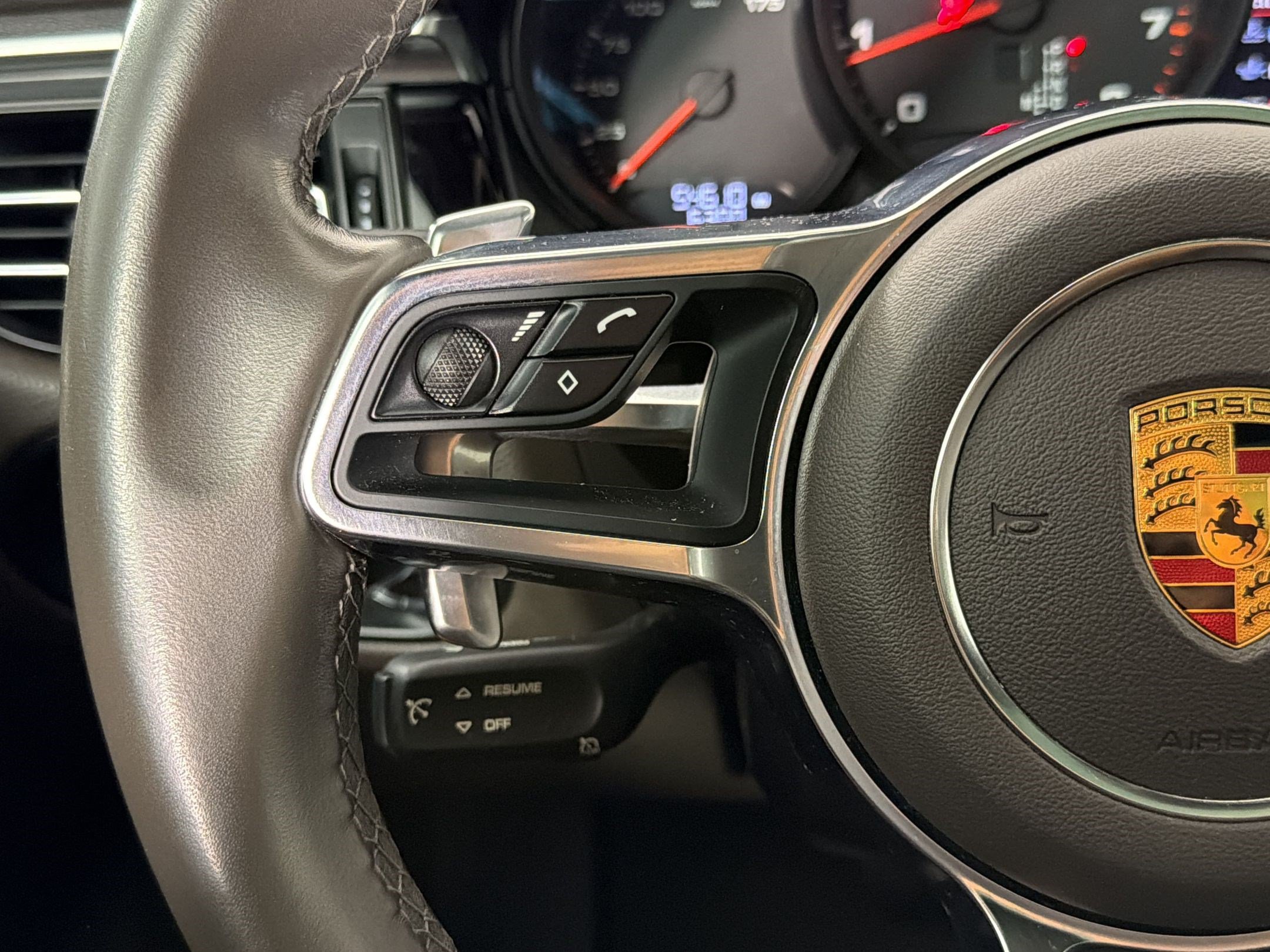 Used 2019 Porsche Macan AWD/4WD image 18