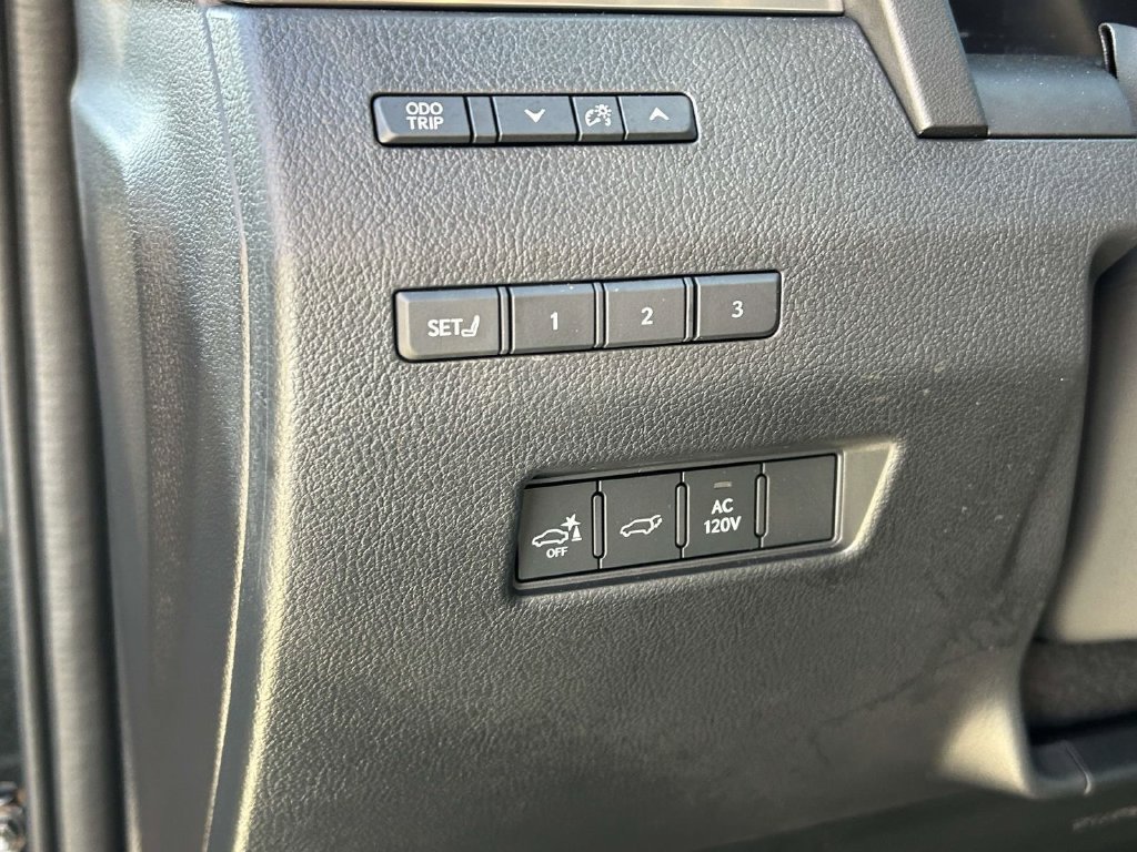 Used 2024 Lexus GX 550 w/ Accessory Package (2T) AWD/4WD image 18