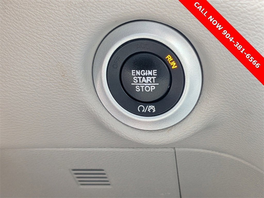 Used 2020 Chrysler Pacifica Touring-L image 31