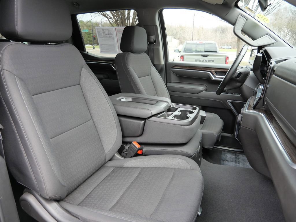 Used 2025 Chevrolet Silverado 1500 LT w/ Work Truck Package AWD/4WD image 18