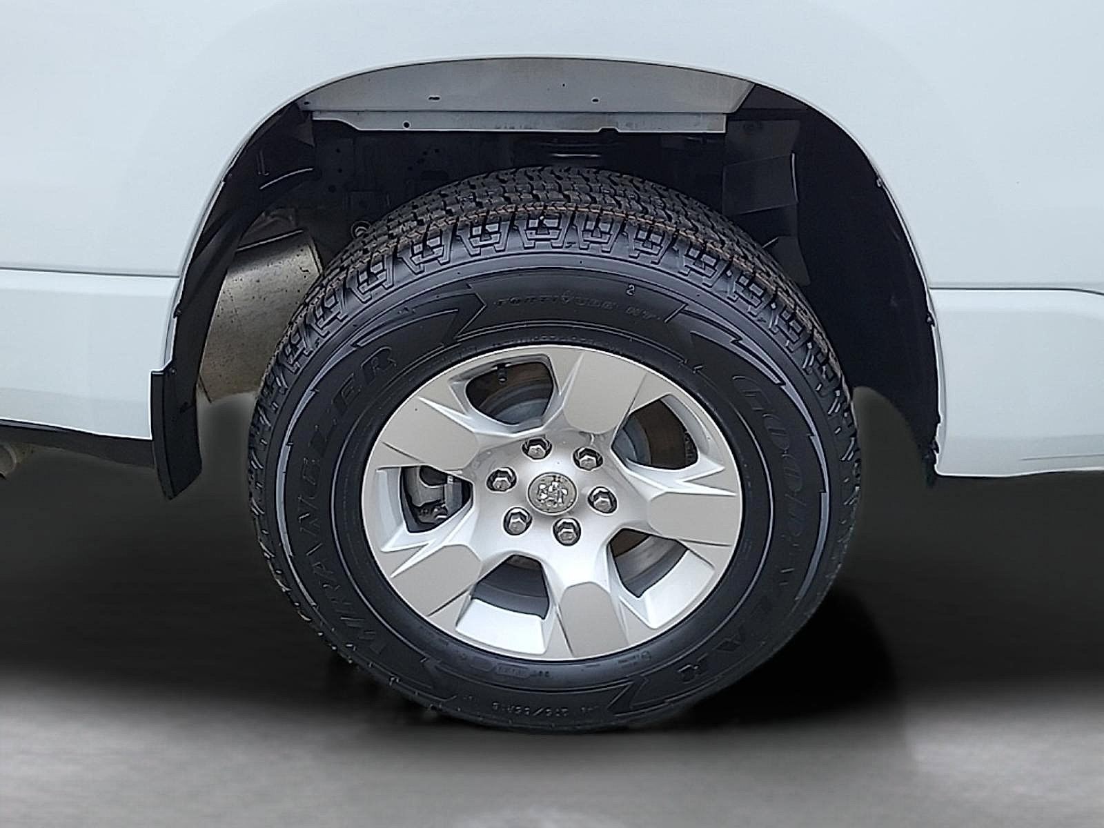 Used 2024 RAM 1500 Big Horn AWD/4WD image 9