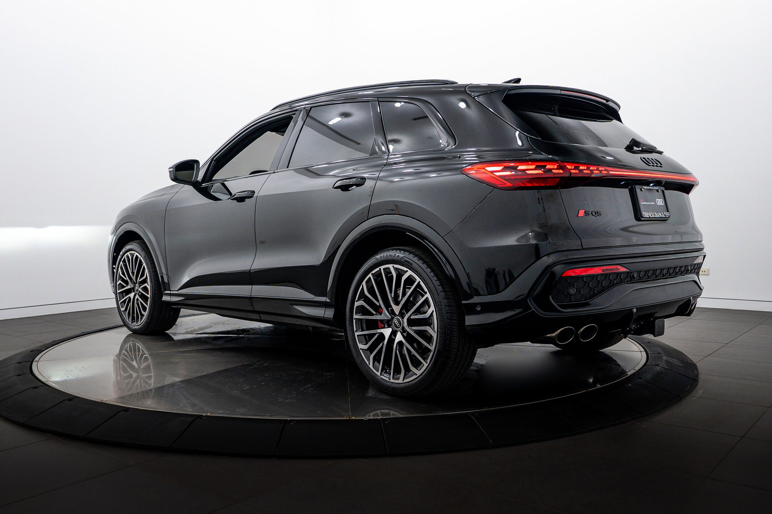 Certified 2025 Audi SQ5 Premium Plus w/ Premium Plus Package AWD/4WD image 5