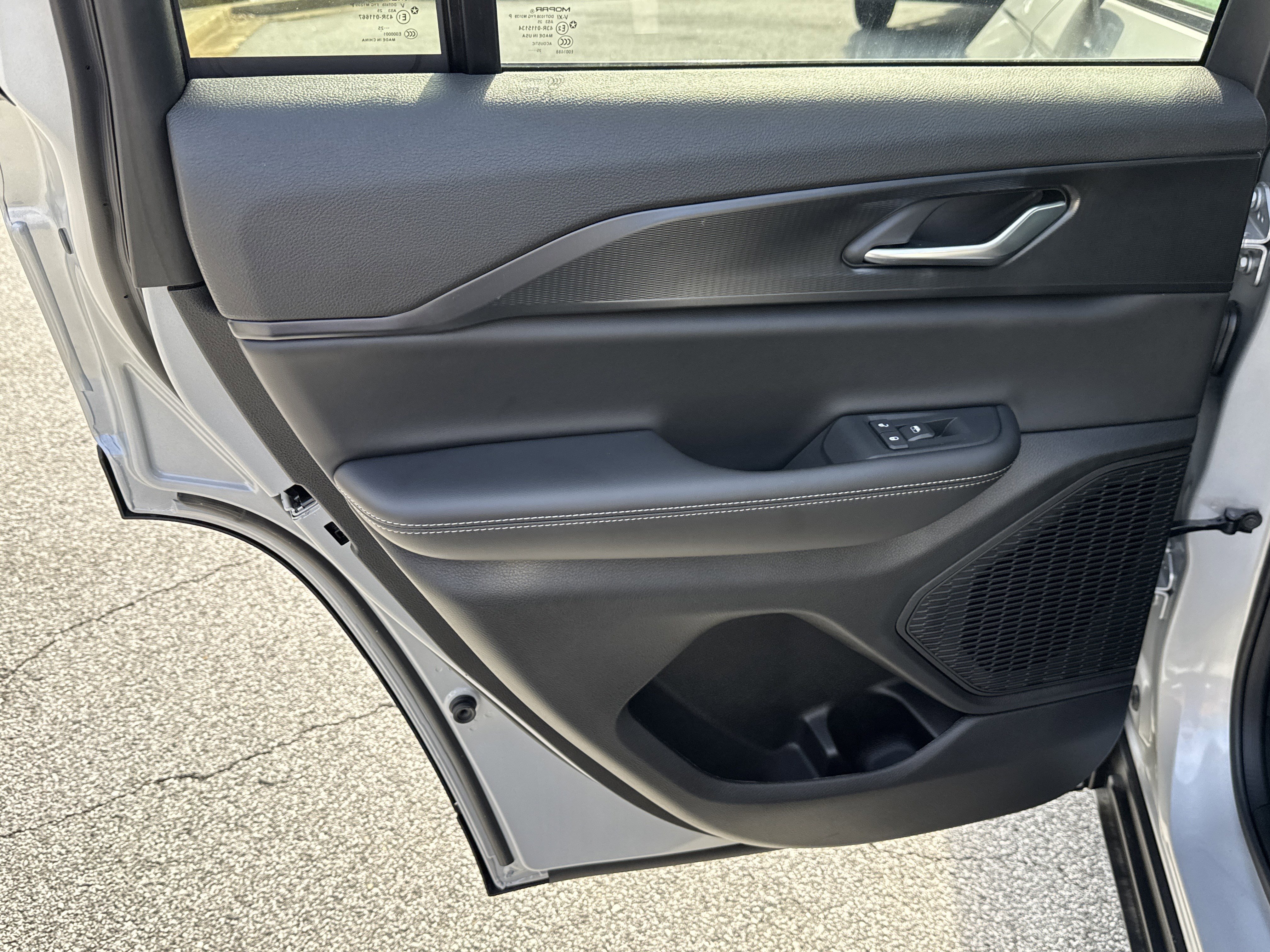 New 2025 Jeep Grand Cherokee Altitude image 26