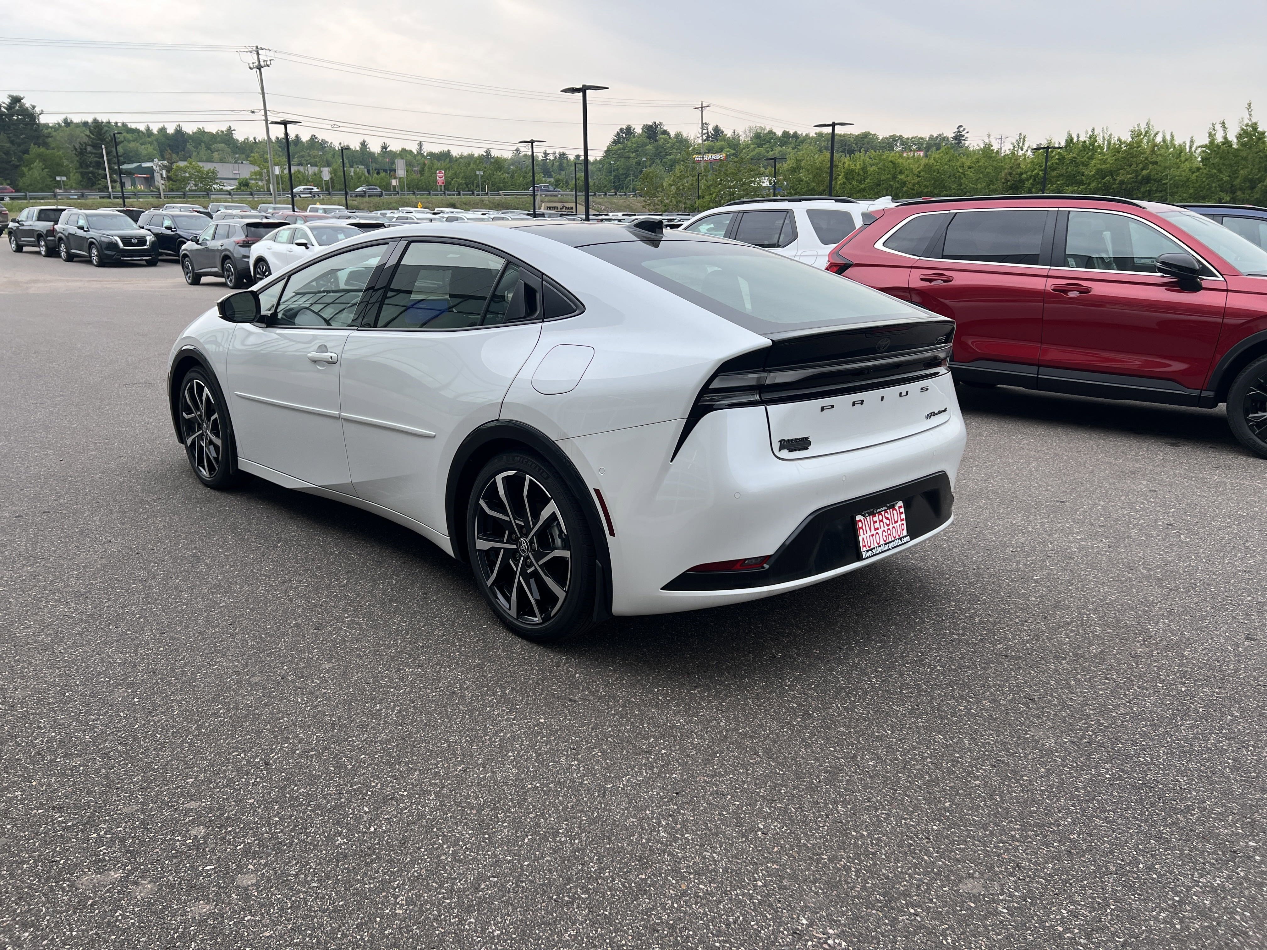 Used 2024 Toyota Prius Prime Premium w/ Advanced Technology Package image 6