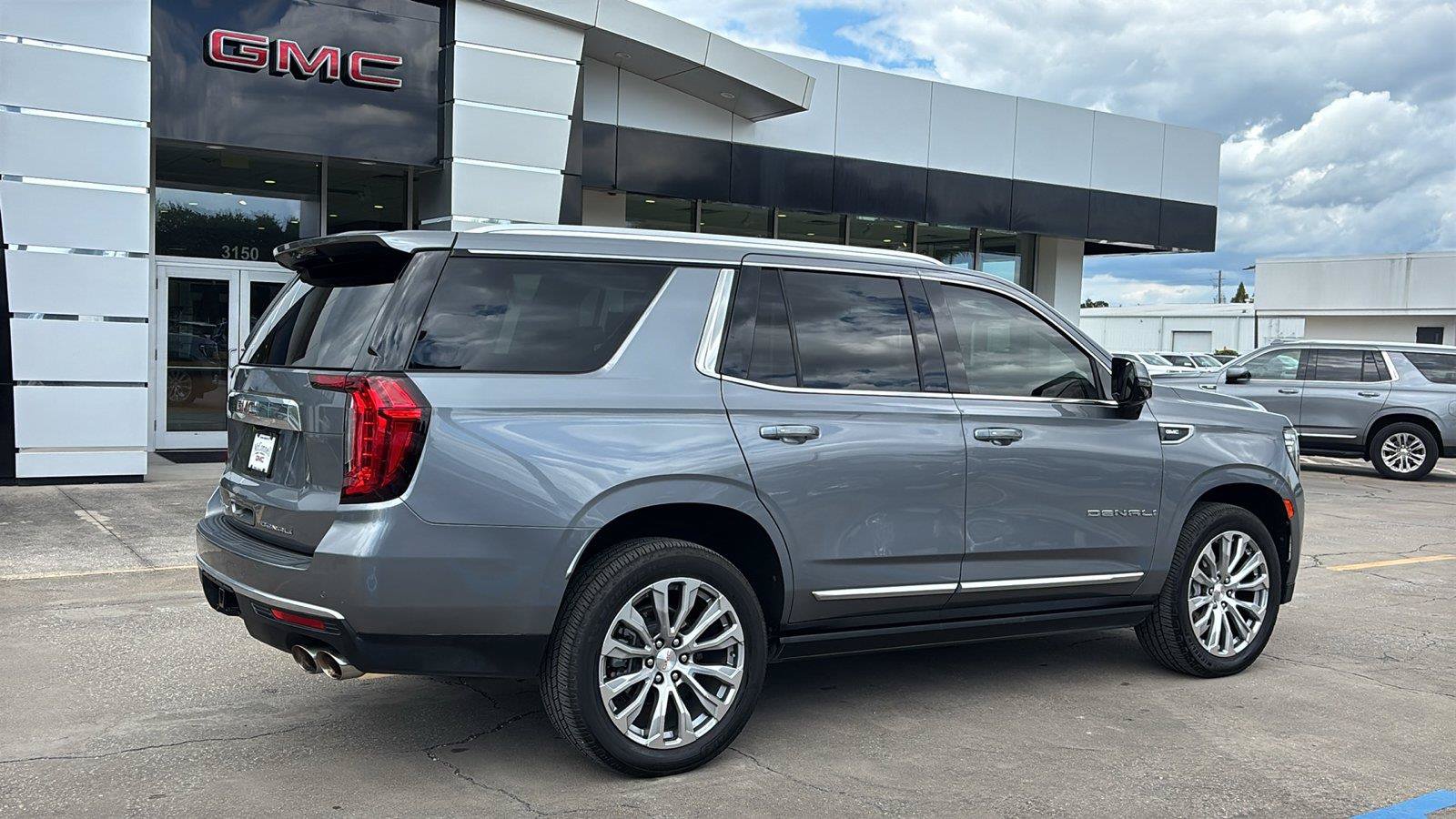 Used 2022 GMC Yukon Denali AWD/4WD image 7